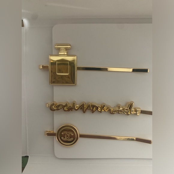 - Brand New Chanel Beauty Coco Mademoiselle Gold Hair Clips - Picture 2 of 5